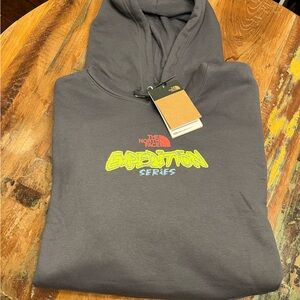 NWT North Face Men’s Hoodie
